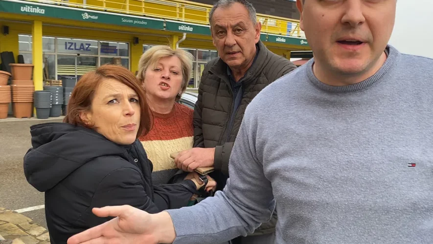 Članovi porodice Bogičević su napali novinarku i snimatelja, a potom su privedeni u Policiju Brčko distrikta BiH (Foto: CIN)