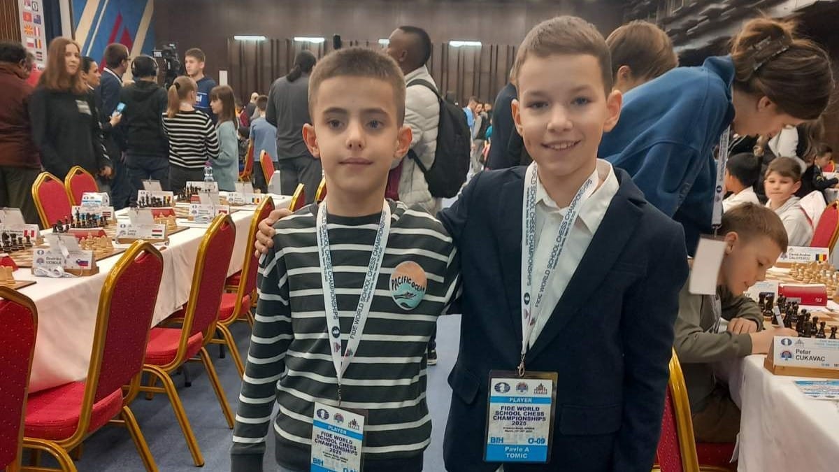 Pavle Tomić i Miloš Vasić, Šahovski klub Velemajstor Brčko