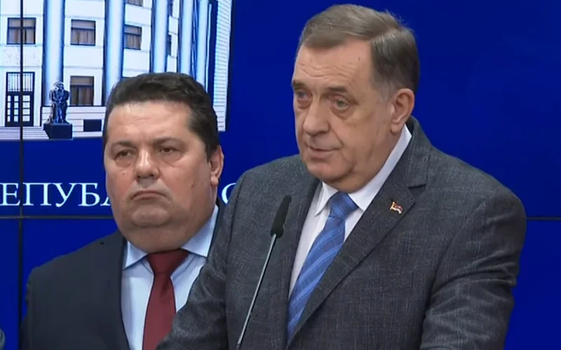 Milorad Dodik u Banjoj Luci ponižavao vlastiti narod i novinara FTV-a (Screenshot: RTRS)