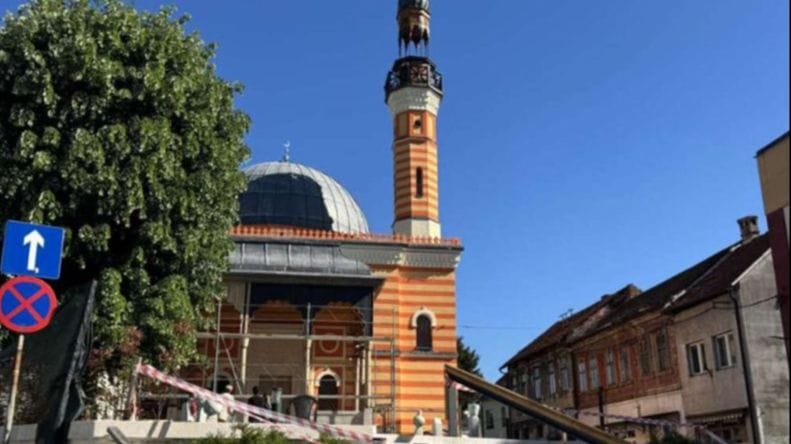 Ceremonija otvorenja bit će upriličena na Trgu slobode s početkom u 12:00 sati. Fena