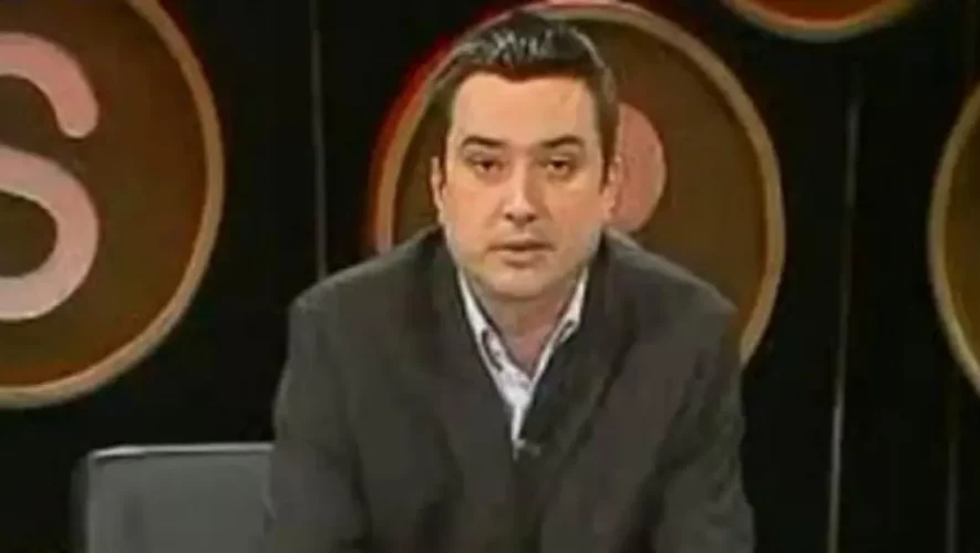 Foto: Screenshot. Hadžiomerović dok je uređivao i vodio emisiju "60 minuta"