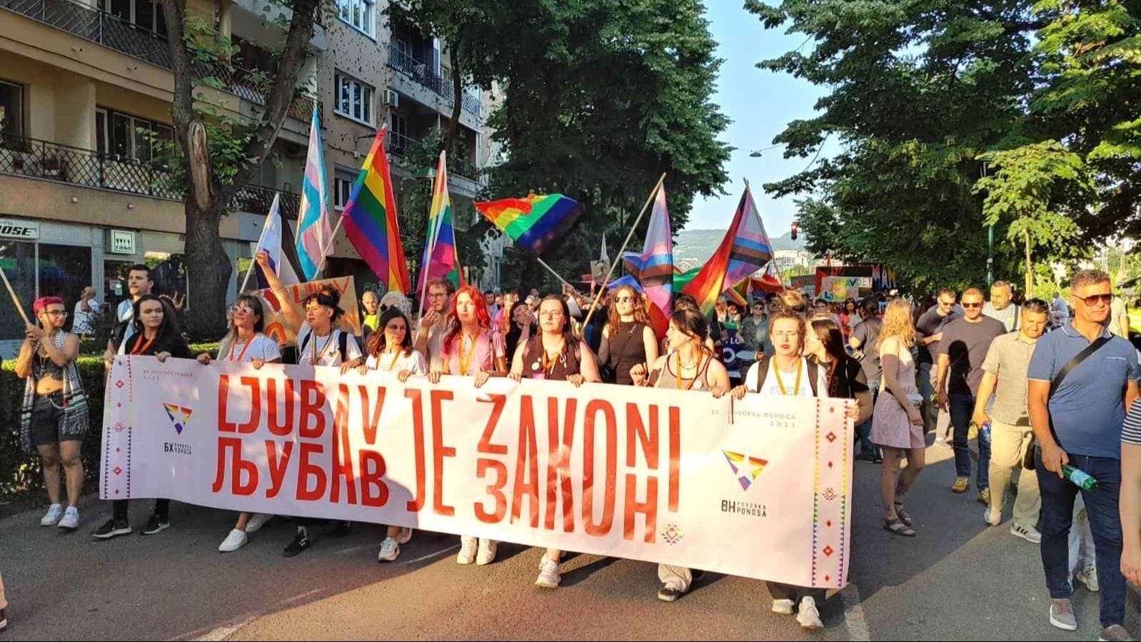 Bh. povorka ponosa. Avaz