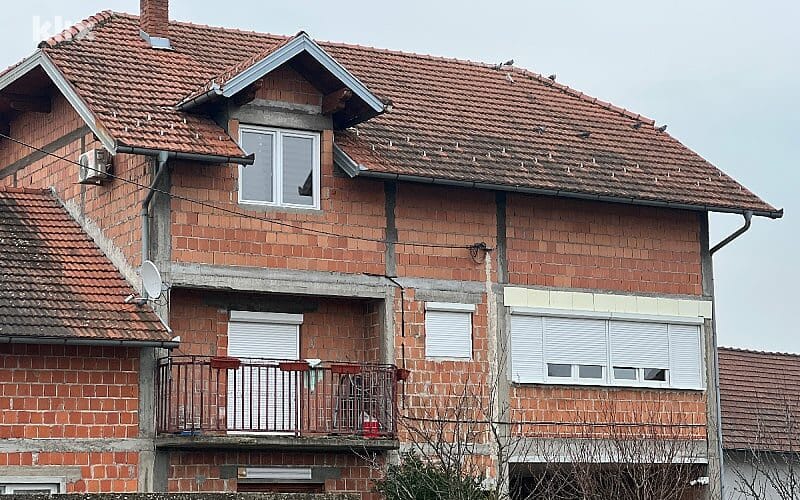 Kuća u kojoj su pronađena djeca (Foto: A. K./Klix.ba)