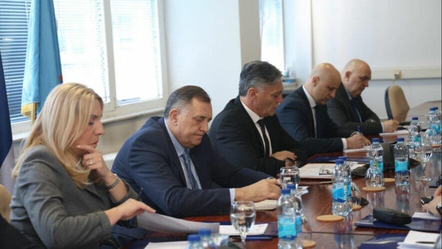 Sastanak u toku. Platforma X