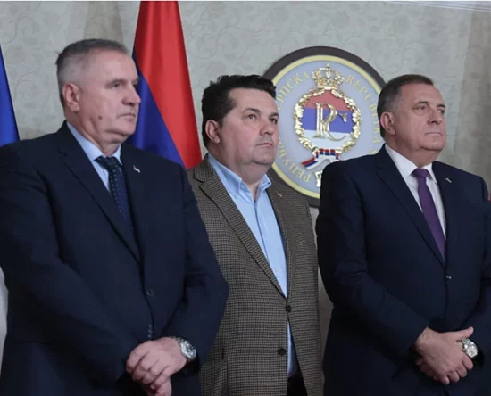Radovan Višković, Nenad Stevandić i Milorad Dodik. Kix.ba
